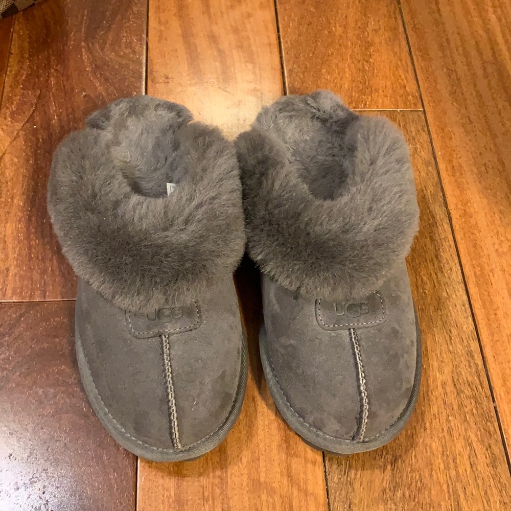 UGG slippers size 7